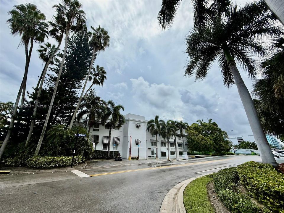 En Venta: $293,000 (1 camas, 1 baños, 919 Pies cuadrados)