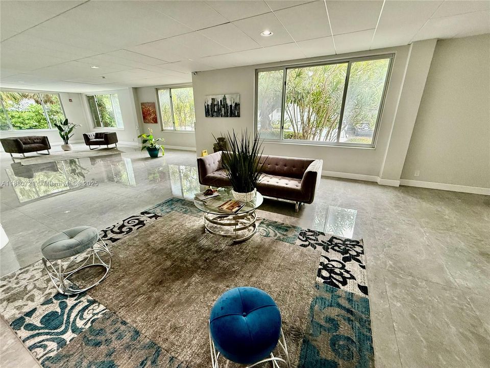 En Venta: $293,000 (1 camas, 1 baños, 919 Pies cuadrados)