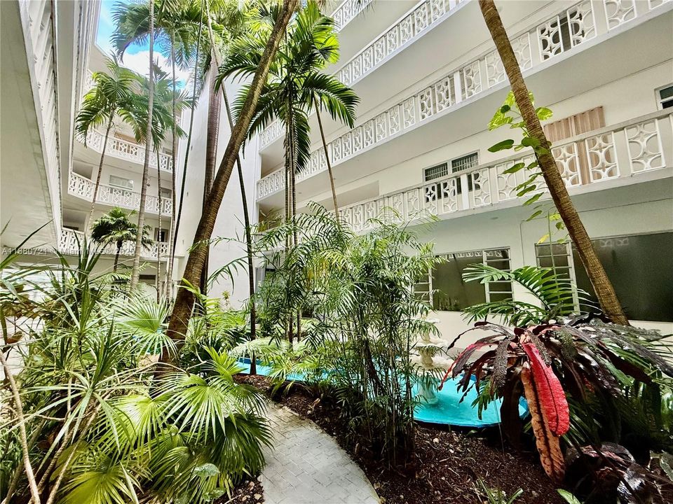 En Venta: $293,000 (1 camas, 1 baños, 919 Pies cuadrados)