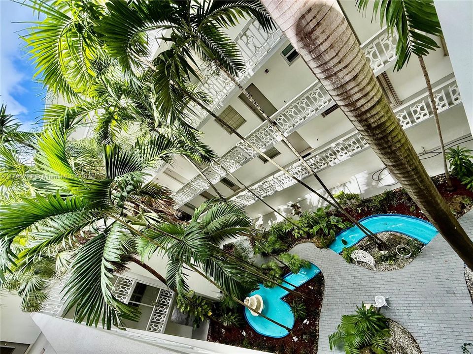 En Venta: $293,000 (1 camas, 1 baños, 919 Pies cuadrados)