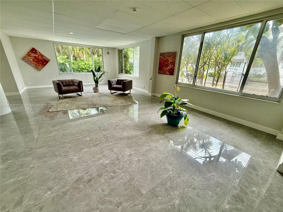 En Venta: $293,000 (1 camas, 1 baños, 919 Pies cuadrados)