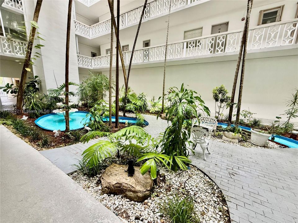 En Venta: $293,000 (1 camas, 1 baños, 919 Pies cuadrados)