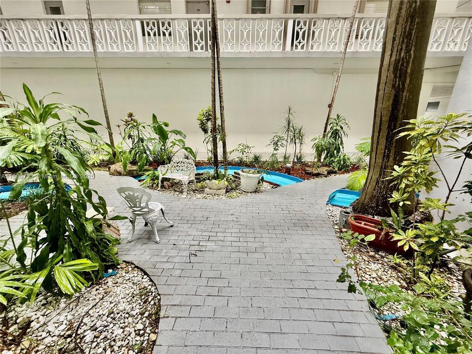 En Venta: $293,000 (1 camas, 1 baños, 919 Pies cuadrados)