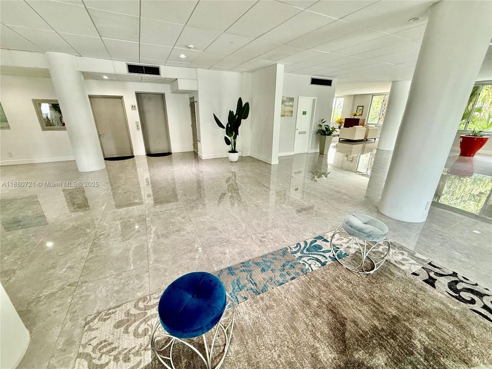 En Venta: $293,000 (1 camas, 1 baños, 919 Pies cuadrados)