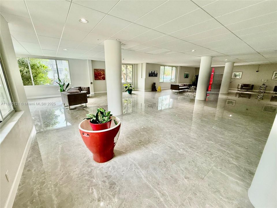 En Venta: $293,000 (1 camas, 1 baños, 919 Pies cuadrados)