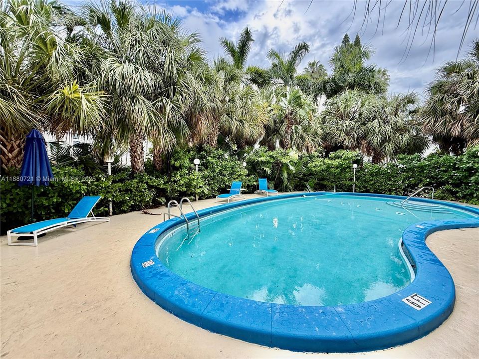 En Venta: $293,000 (1 camas, 1 baños, 919 Pies cuadrados)