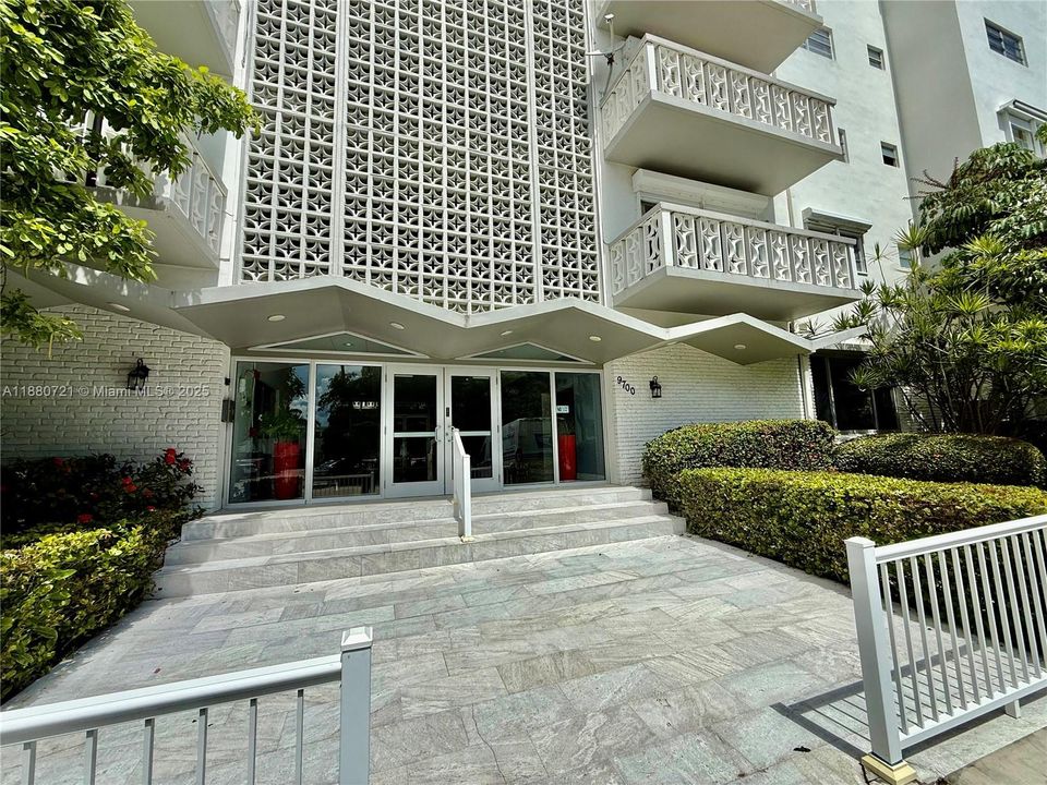 En Venta: $293,000 (1 camas, 1 baños, 919 Pies cuadrados)