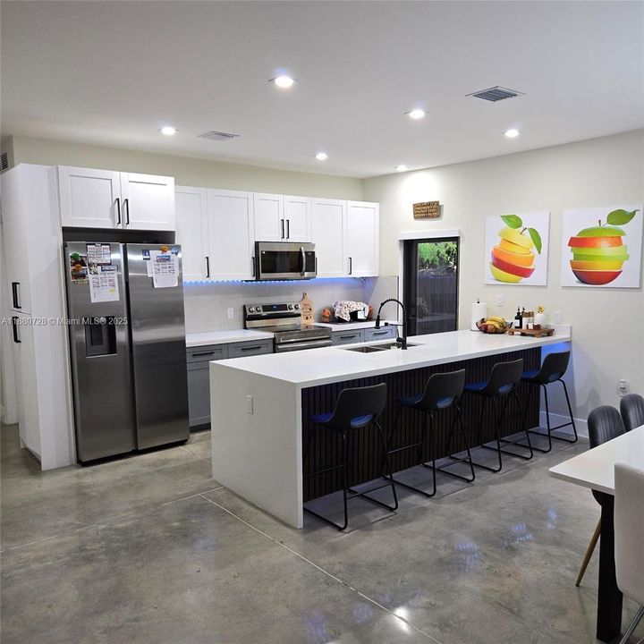 En Venta: $730,000 (3 camas, 2 baños, 1590 Pies cuadrados)