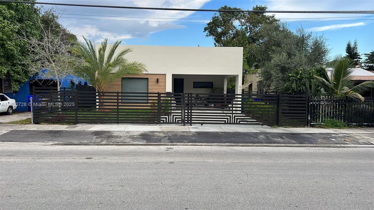 En Venta: $730,000 (3 camas, 2 baños, 1590 Pies cuadrados)
