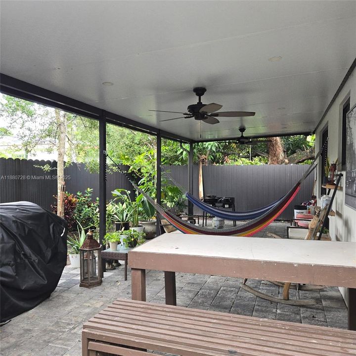 En Venta: $730,000 (3 camas, 2 baños, 1590 Pies cuadrados)