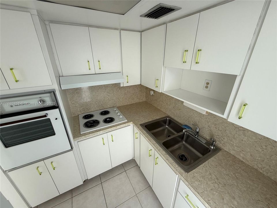 Activo con contrato: $665,000 (1 camas, 1 baños, 640 Pies cuadrados)