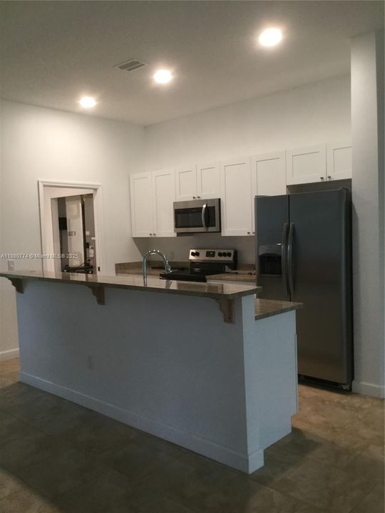 出租: $2,280 (3 贝兹, 2 浴室, 0 平方英尺)