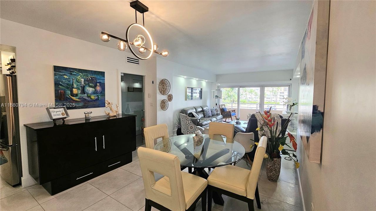 Под контрактом: $3,500 (1 спален, 1 ванн, 870 Квадратных фут)