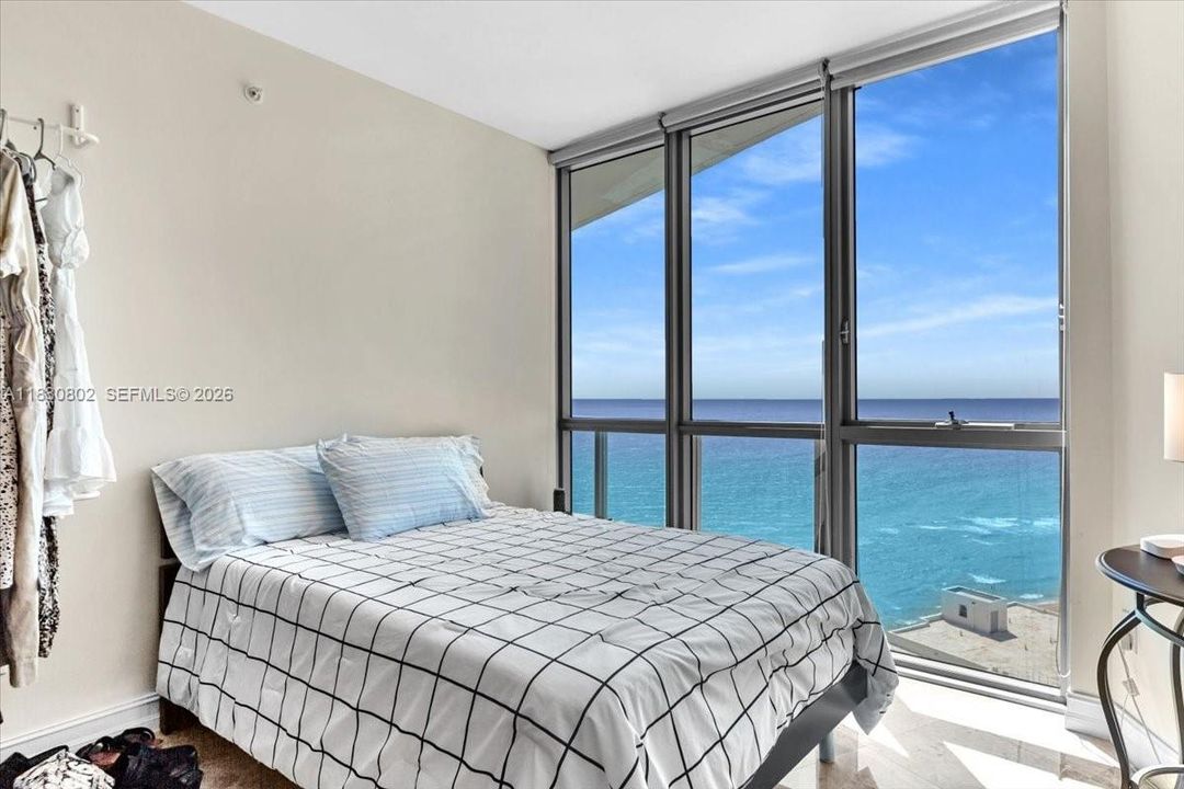 For Sale: $1,895,000 (3 beds, 3 baths, 2627 Square Feet)