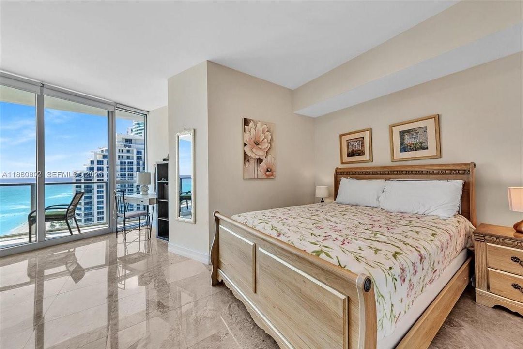 For Sale: $1,895,000 (3 beds, 3 baths, 2627 Square Feet)