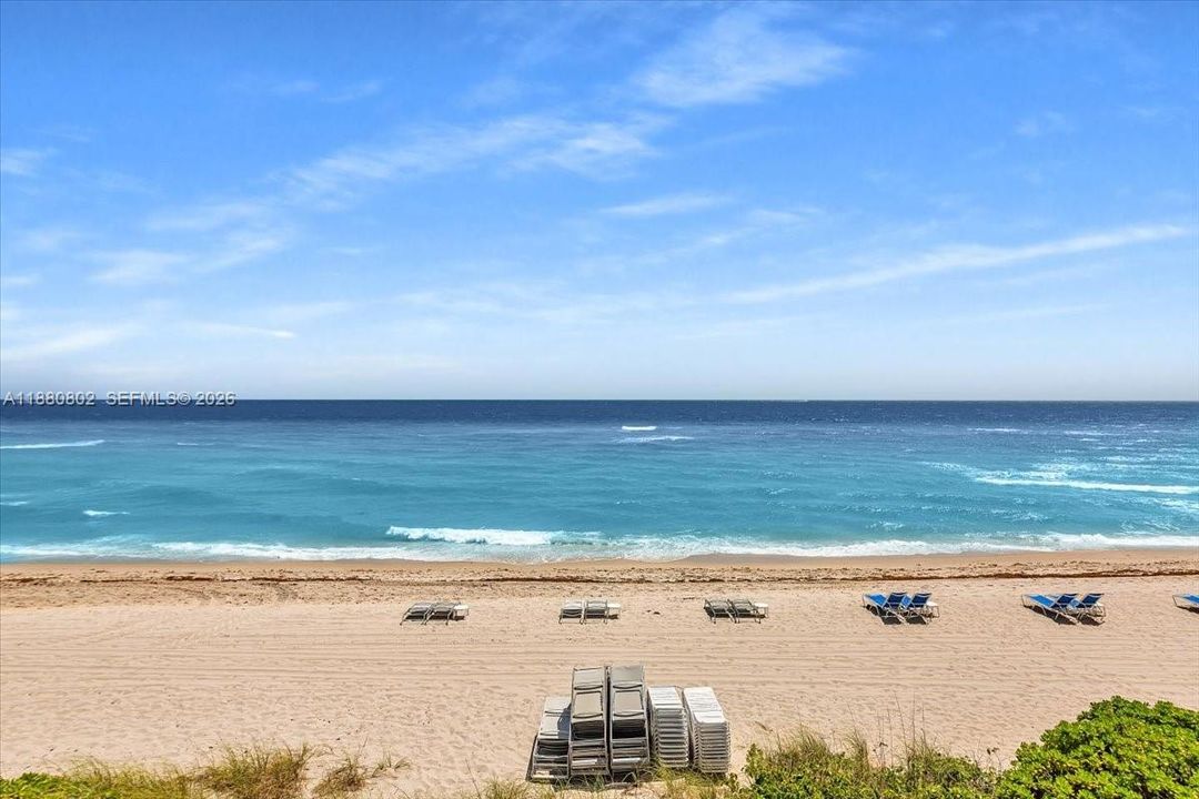 For Sale: $1,895,000 (3 beds, 3 baths, 2627 Square Feet)