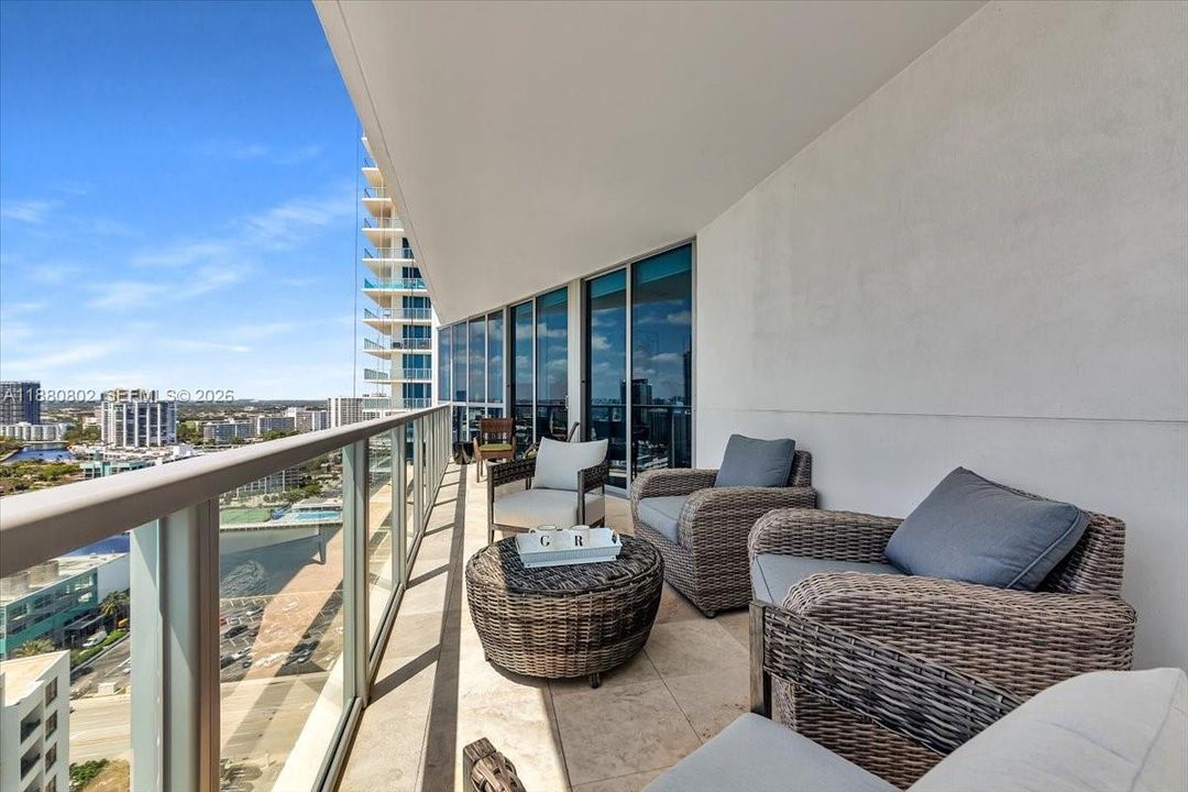 For Sale: $1,895,000 (3 beds, 3 baths, 2627 Square Feet)