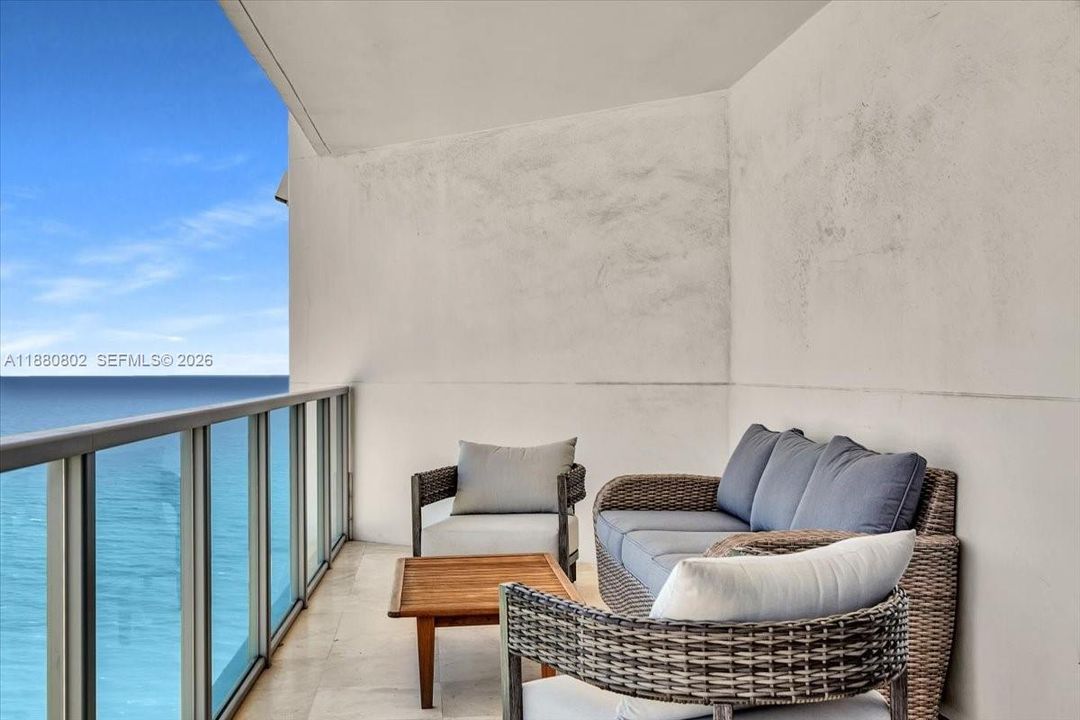 For Sale: $1,895,000 (3 beds, 3 baths, 2627 Square Feet)