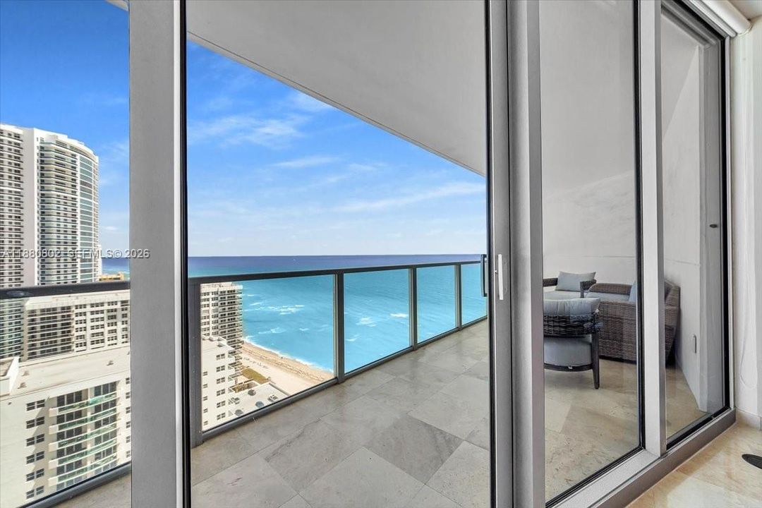 For Sale: $1,895,000 (3 beds, 3 baths, 2627 Square Feet)