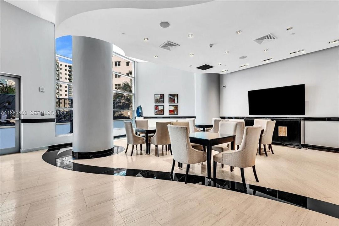 For Sale: $1,895,000 (3 beds, 3 baths, 2627 Square Feet)