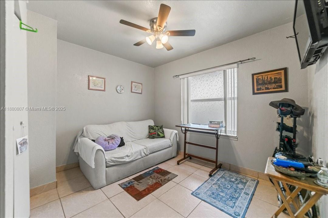 For Sale: $500,000 (4 beds, 2 baths, 1254 Square Feet)