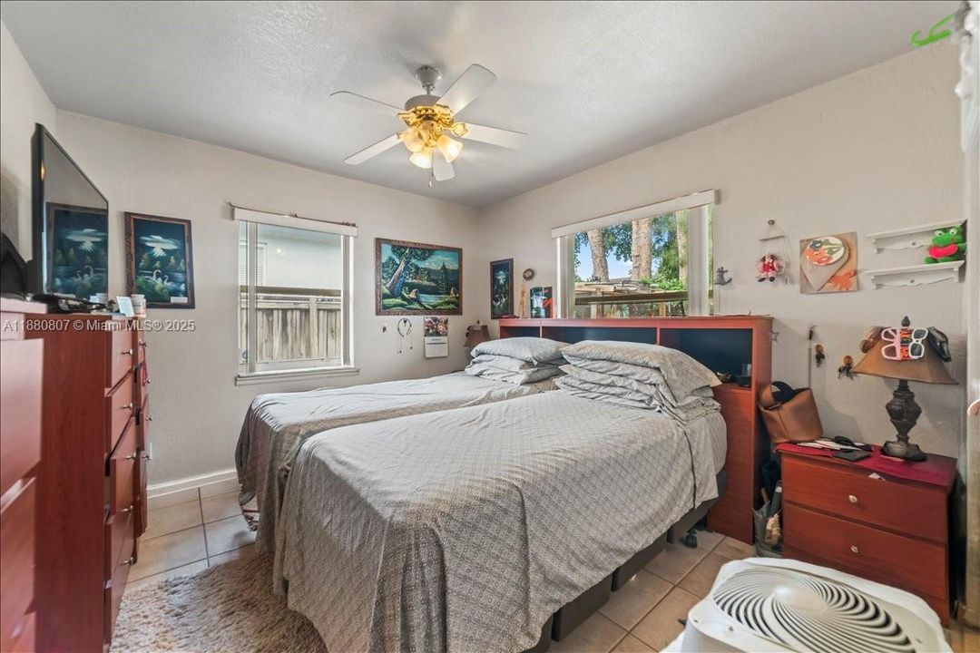 For Sale: $500,000 (4 beds, 2 baths, 1254 Square Feet)