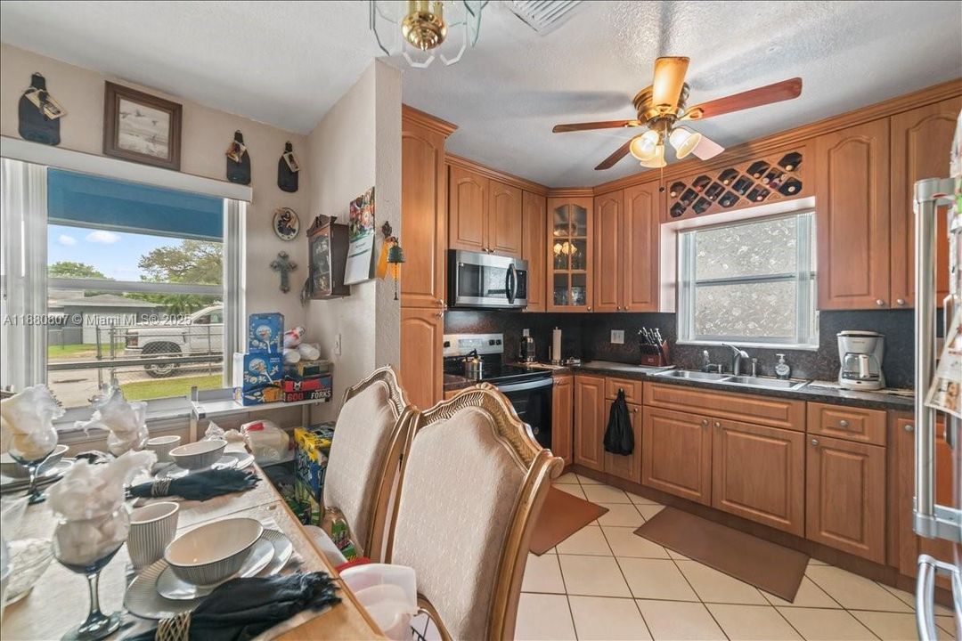 For Sale: $500,000 (4 beds, 2 baths, 1254 Square Feet)