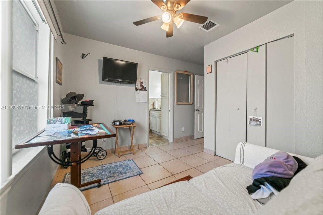 For Sale: $500,000 (4 beds, 2 baths, 1254 Square Feet)