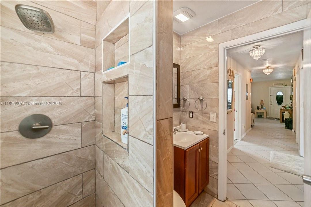 For Sale: $500,000 (4 beds, 2 baths, 1254 Square Feet)