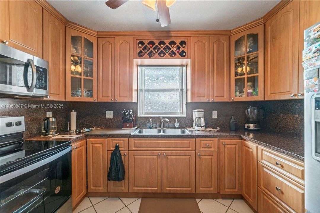 For Sale: $500,000 (4 beds, 2 baths, 1254 Square Feet)