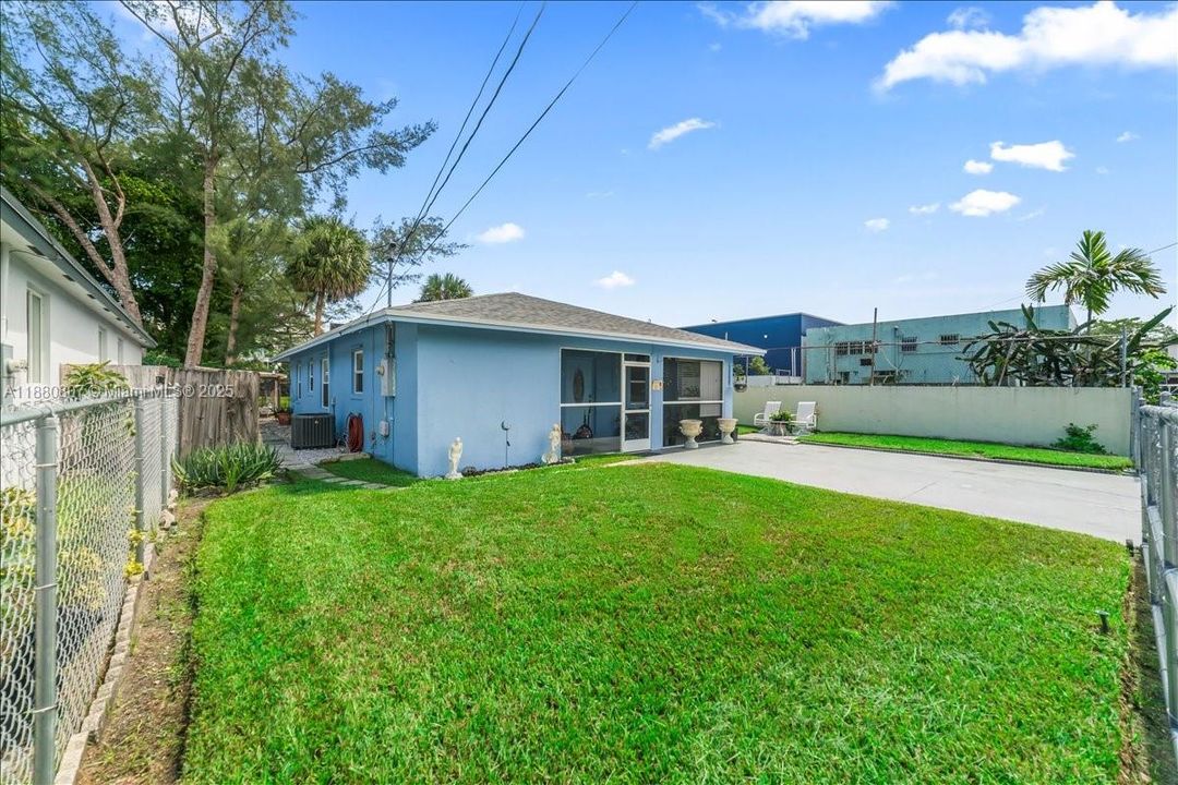 For Sale: $500,000 (4 beds, 2 baths, 1254 Square Feet)