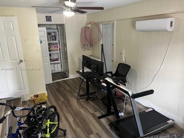 Под контрактом: $425,000 (4 спален, 2 ванн, 1277 Квадратных фут)