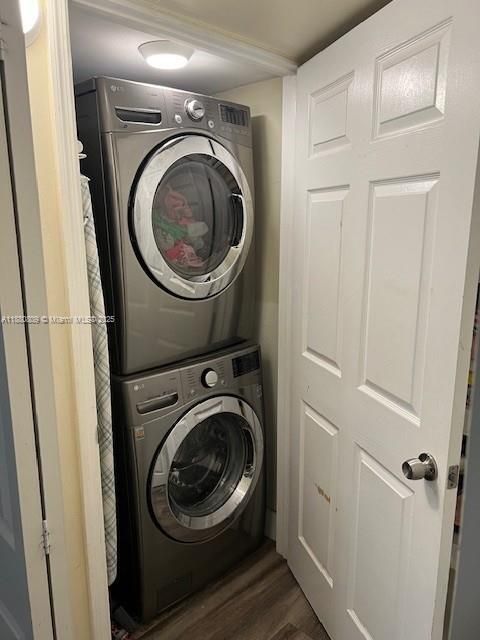 Под контрактом: $425,000 (4 спален, 2 ванн, 1277 Квадратных фут)