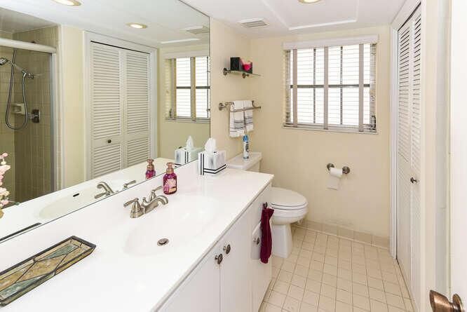 300 John F Kennedy Dr Apt 208-small-017-