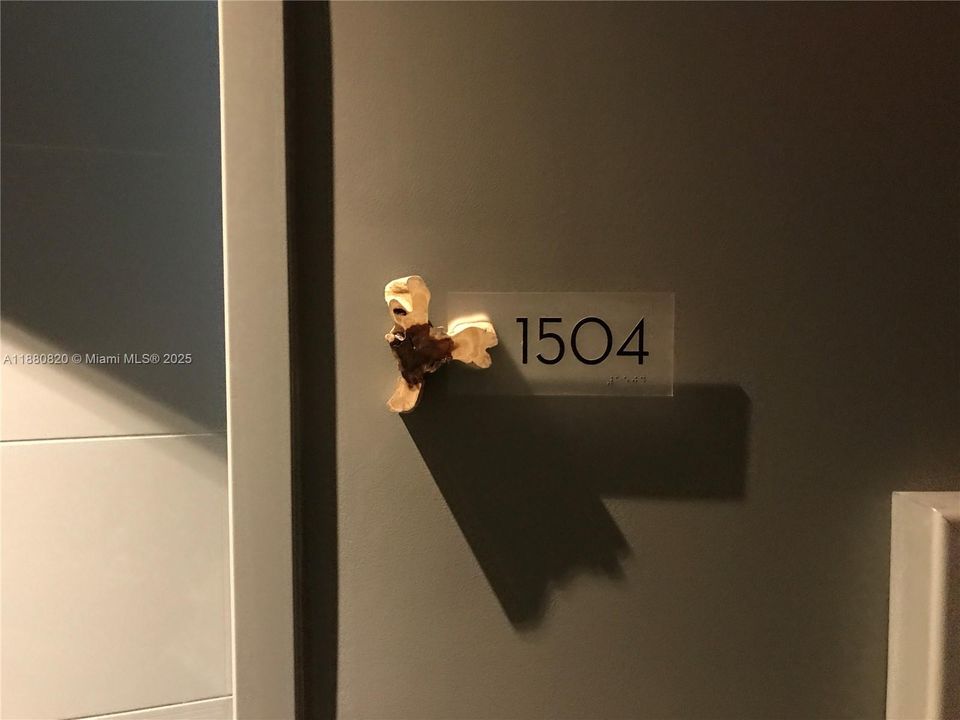 For Sale: $910,000 (2 beds, 3 baths, 1325 Square Feet)