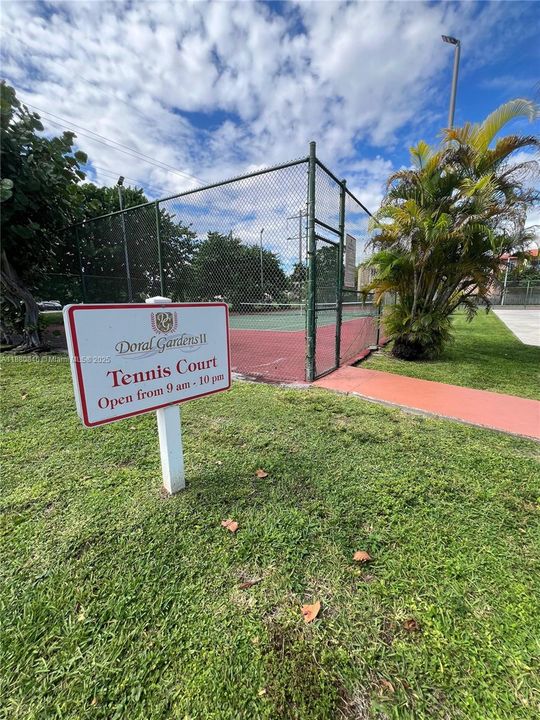 Activo con contrato: $2,600 (2 camas, 2 baños, 1040 Pies cuadrados)