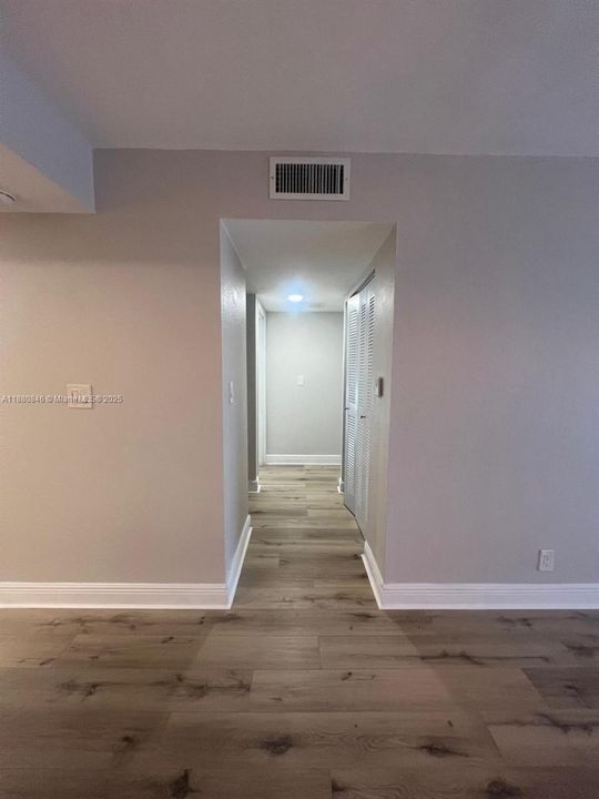 Activo con contrato: $2,600 (2 camas, 2 baños, 1040 Pies cuadrados)