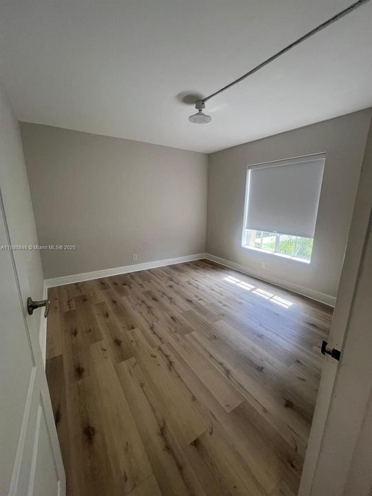 Activo con contrato: $2,600 (2 camas, 2 baños, 1040 Pies cuadrados)