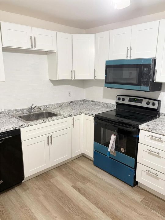 Vendido Recientemente: $190,000 (2 camas, 2 baños, 1030 Pies cuadrados)