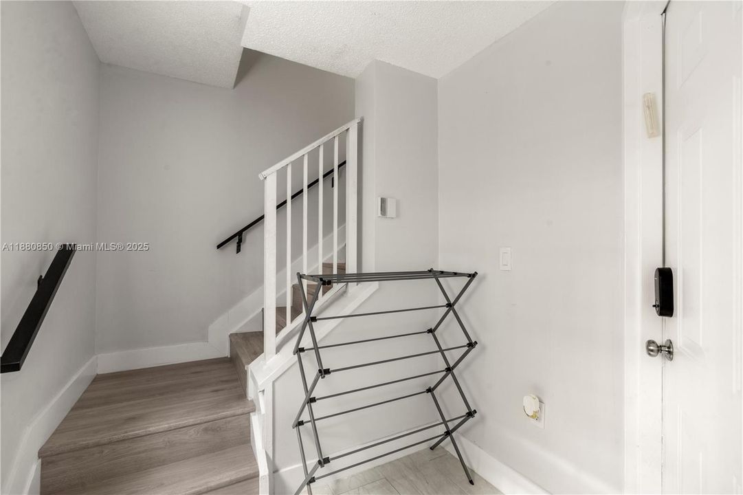 待售: $595,000 (4 贝兹, 3 浴室, 1481 平方英尺)