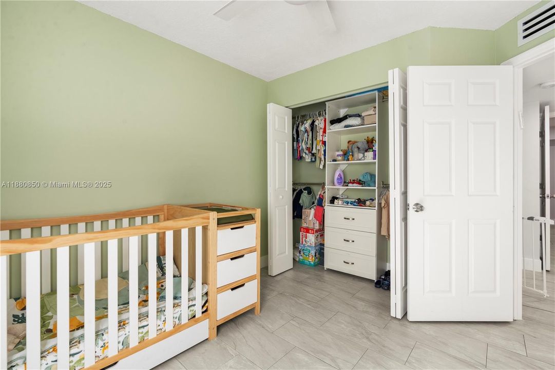 待售: $595,000 (4 贝兹, 3 浴室, 1481 平方英尺)