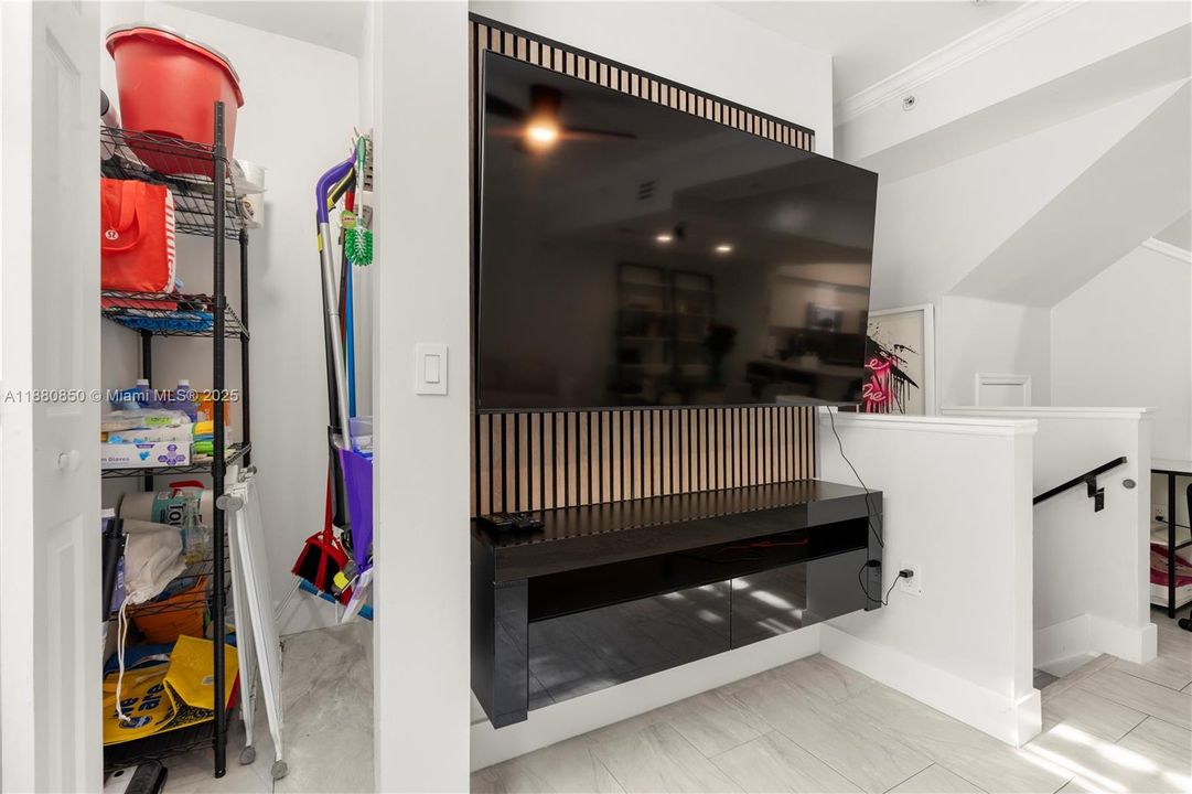 待售: $595,000 (4 贝兹, 3 浴室, 1481 平方英尺)