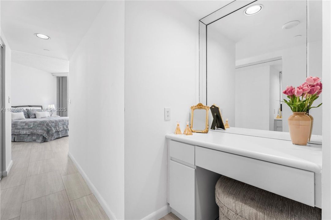 待售: $1,100,000 (2 贝兹, 2 浴室, 1460 平方英尺)