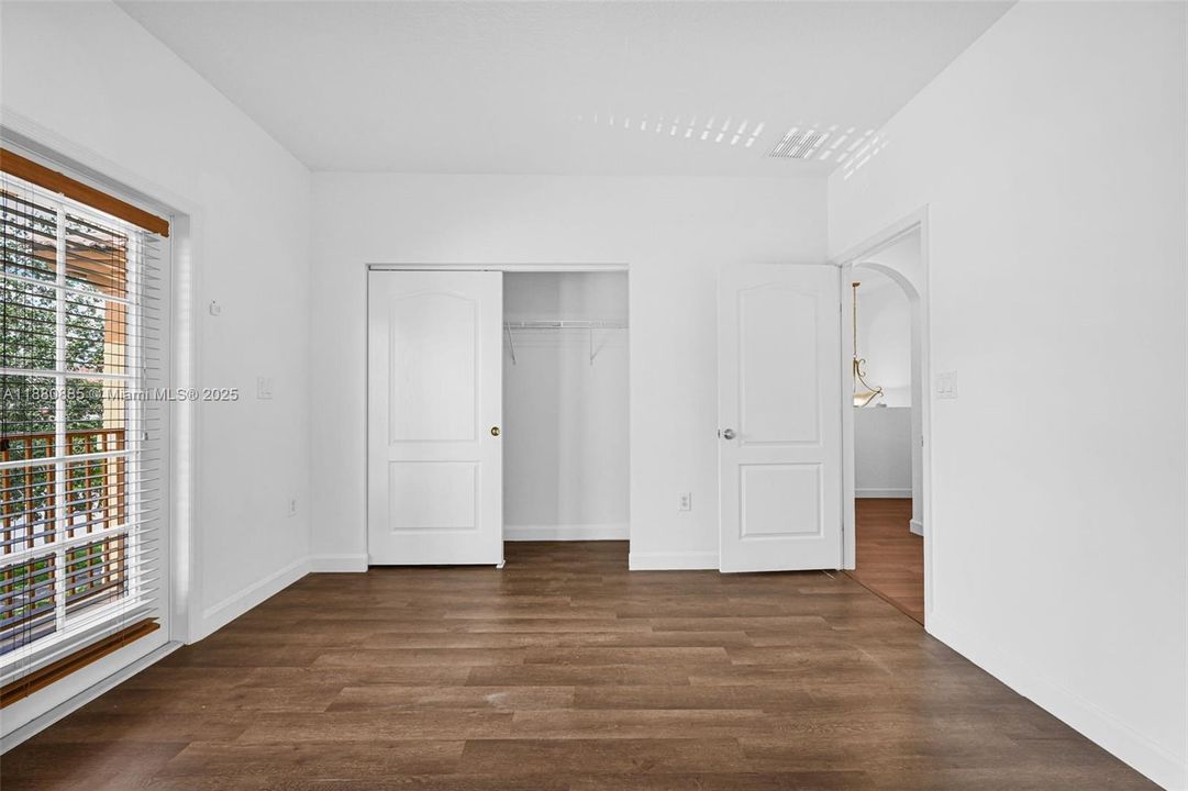 合同活跃: $750,000 (4 贝兹, 3 浴室, 2626 平方英尺)