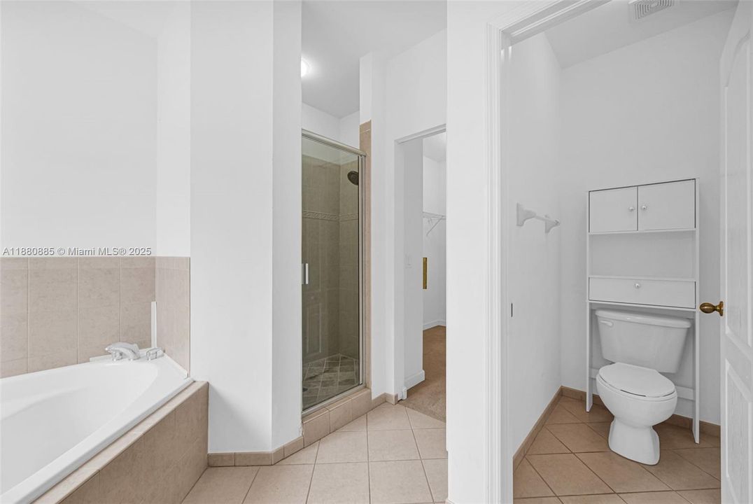 合同活跃: $750,000 (4 贝兹, 3 浴室, 2626 平方英尺)