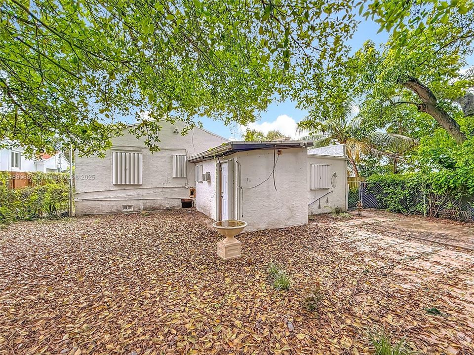 Vendido Recientemente: $649,900 (2 camas, 1 baños, 1715 Pies cuadrados)