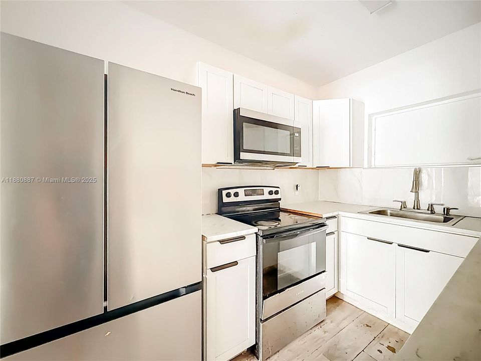 Vendido Recientemente: $649,900 (2 camas, 1 baños, 1715 Pies cuadrados)