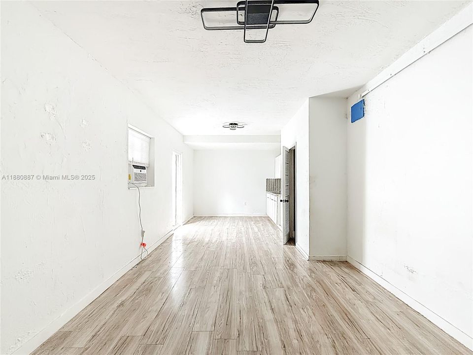 Vendido Recientemente: $649,900 (2 camas, 1 baños, 1715 Pies cuadrados)