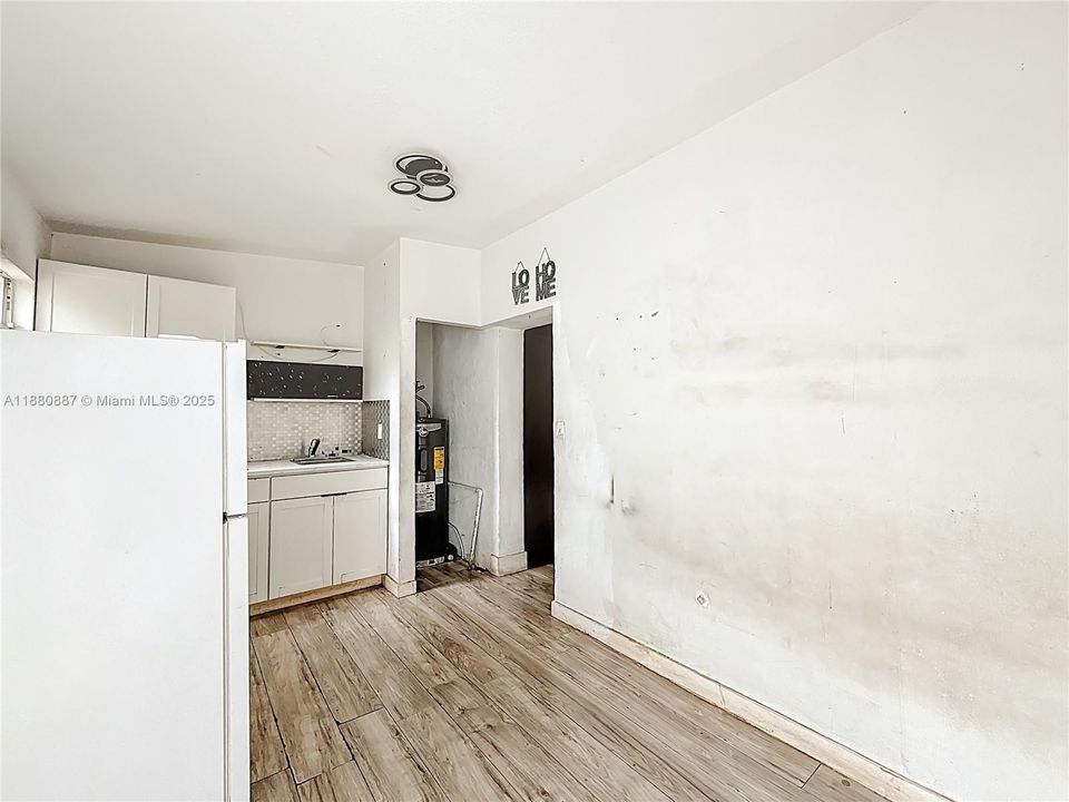 Vendido Recientemente: $649,900 (2 camas, 1 baños, 1715 Pies cuadrados)