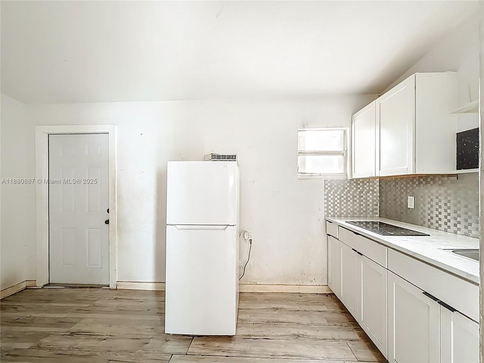 Vendido Recientemente: $649,900 (2 camas, 1 baños, 1715 Pies cuadrados)